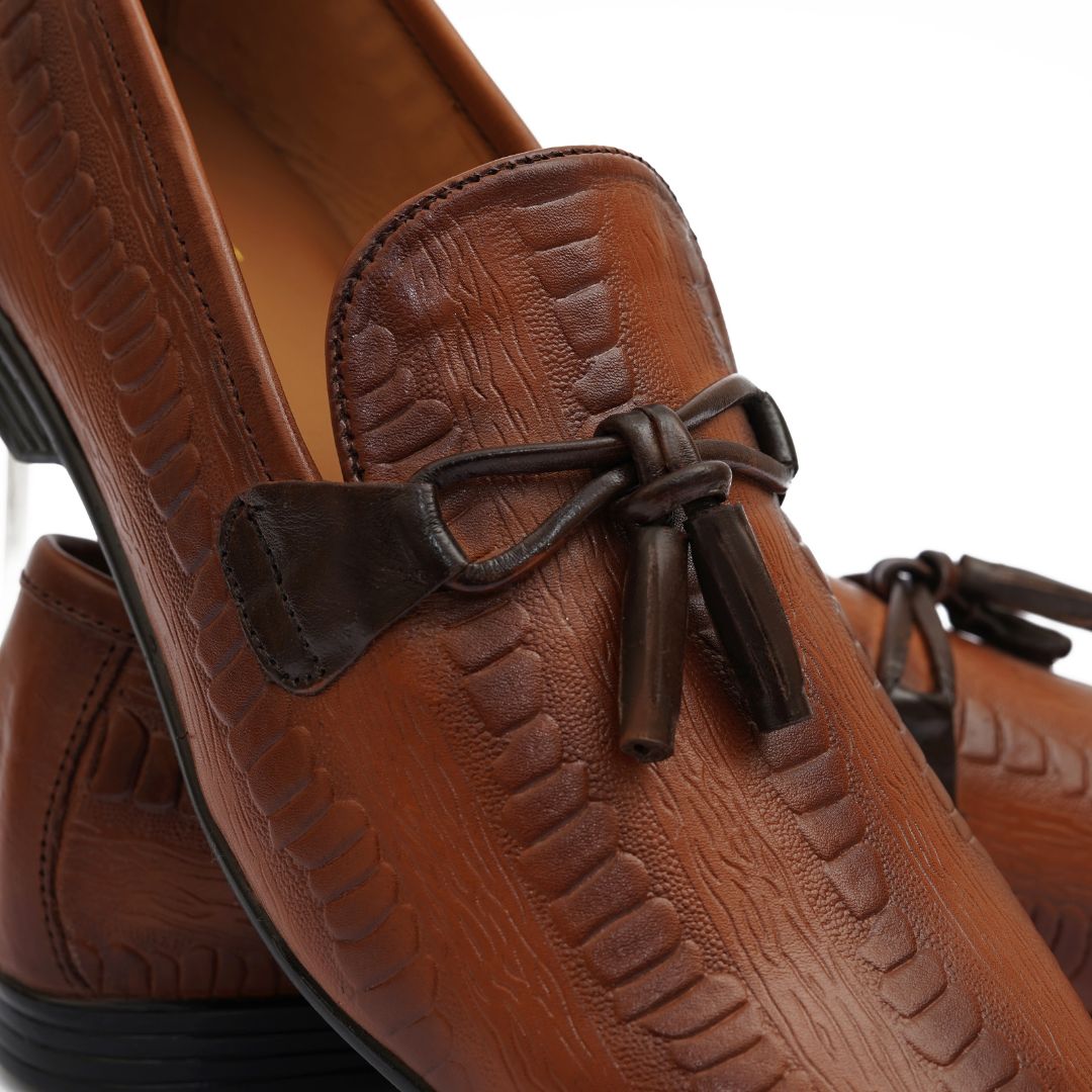 L1-Brown Tussles Loafer