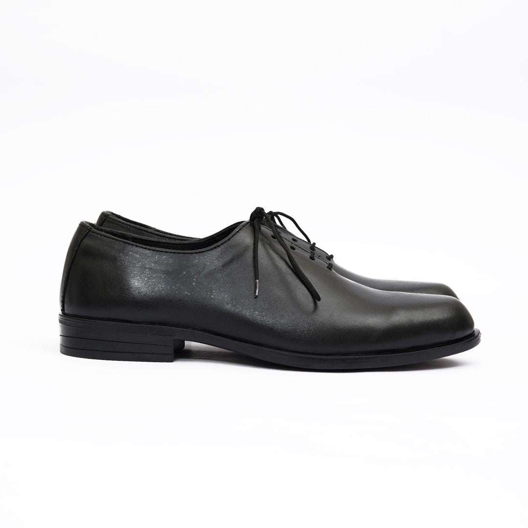 L6-Whole Cut Oxford Shoe